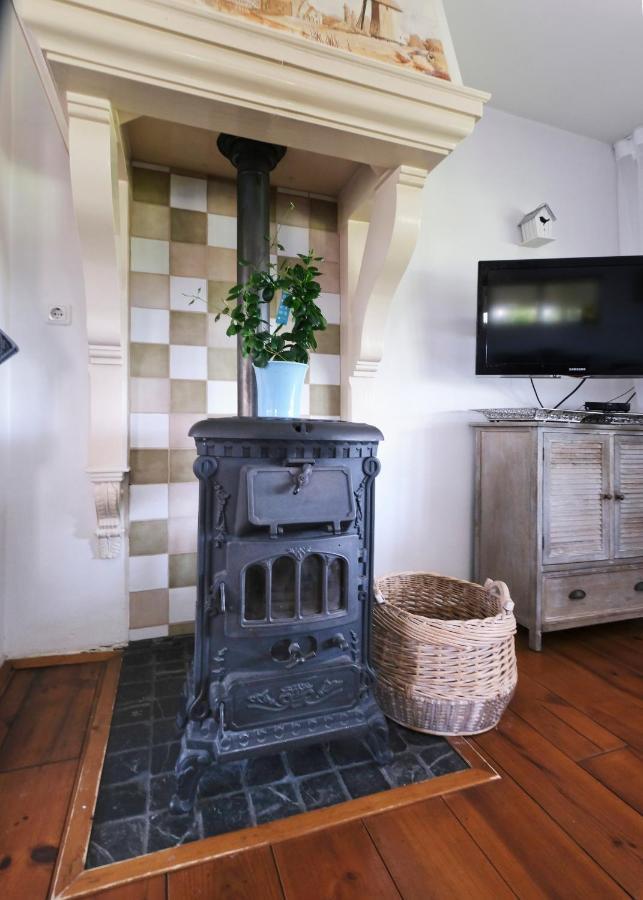 Idyllisch En Knus Huisje Met Prachtige Veranda. Oterleek Zewnętrze zdjęcie